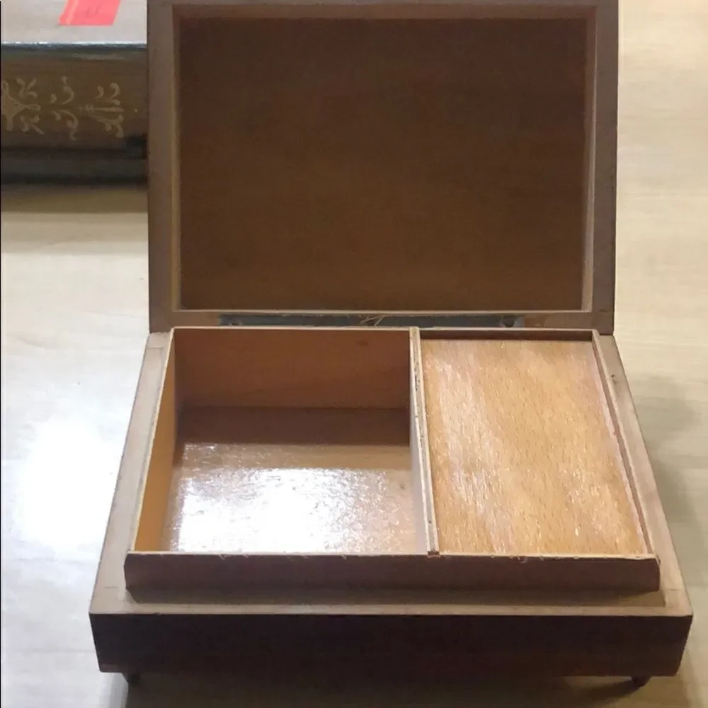 Vintage Sorrento inlaid style music box